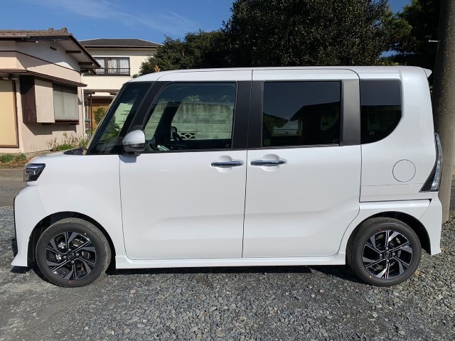 ダイハツ タントカスタム7枚目